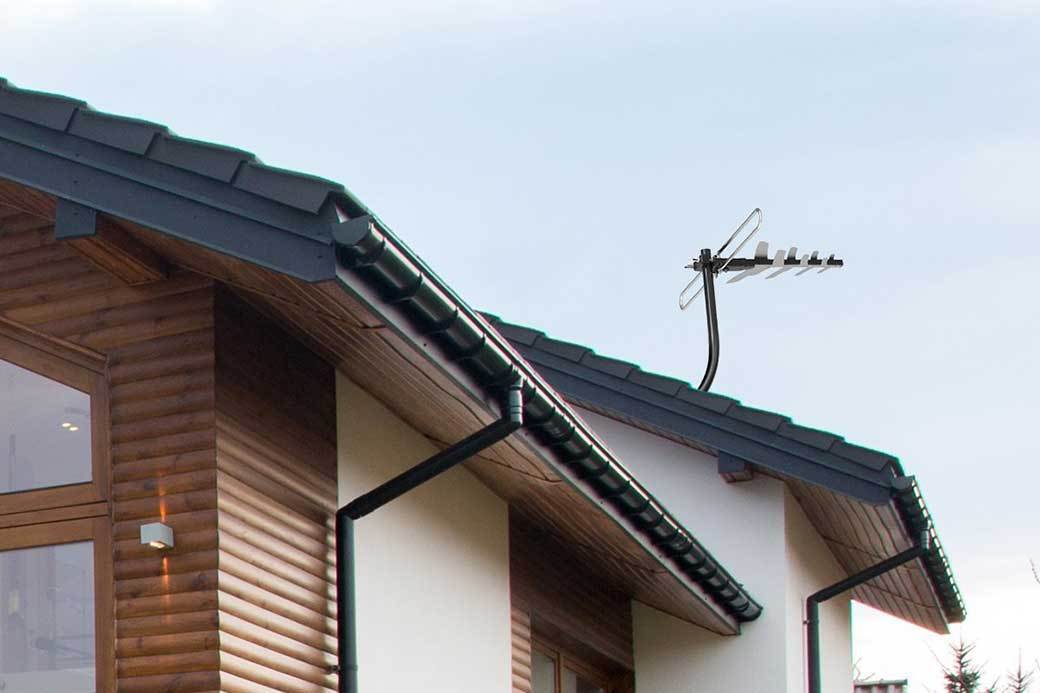 Outdoor TV antenna mounted on roof