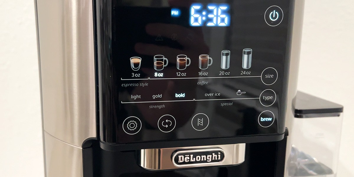Closeup image of De’Longhi TrueBrew control panel Closeup image of De’Longhi TrueBrew control panel