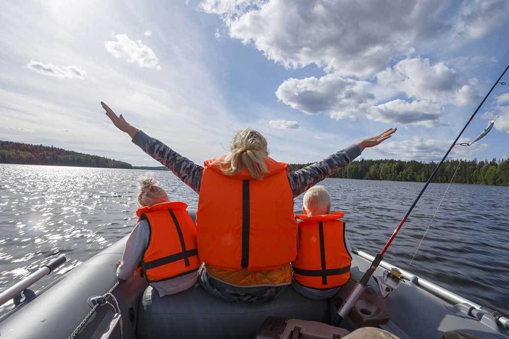 5 Best Inflatable Life Jackets Sept. 2021 BestReviews