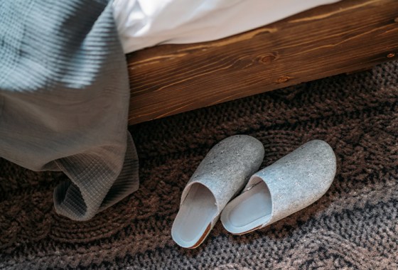 10 pairs of comfortable and cozy wool slippers