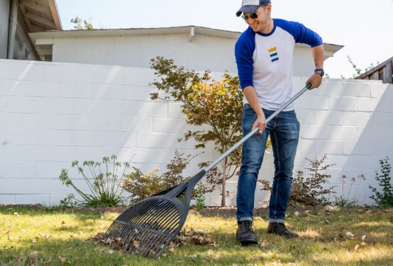 How do plastic rakes compare to metal rakes?