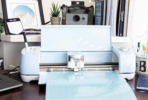 How to make stickers with Cricut