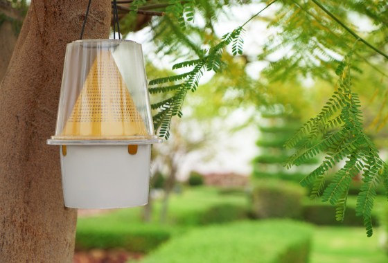 These outdoor insect traps will make dining al fresco more enjoyable