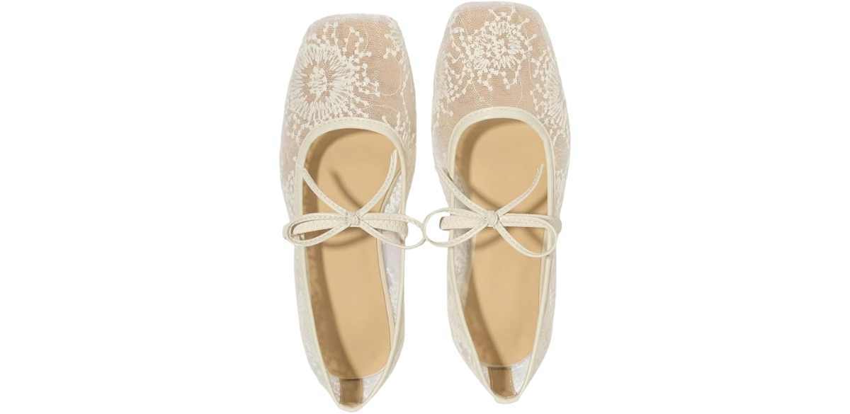 GORGLITTER Women's Lace Embroidery Ballet Flats