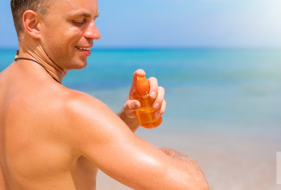 Sunscreen sprays vs. sunscreen sticks