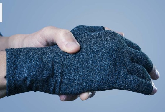 Compression gloves vs. thermal gloves vs. splint gloves