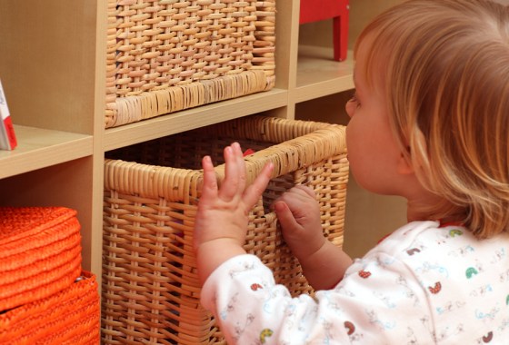Best bookshelf with toy box