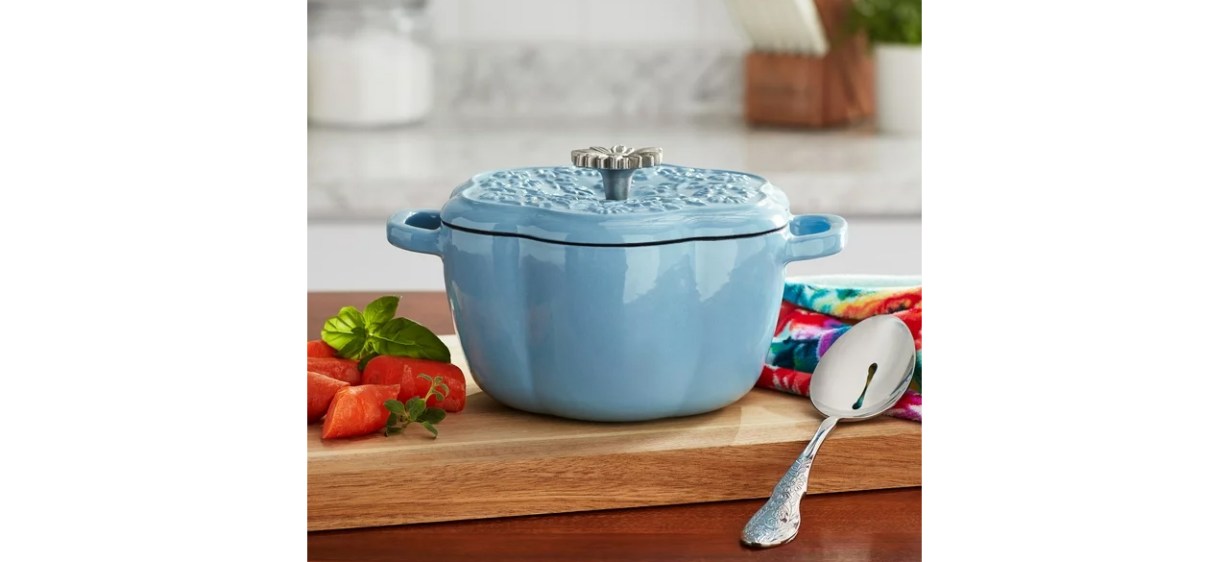 Blue The Pioneer Woman Floral Enamel on Cast Iron 2-Quart Dutch Oven with Lid