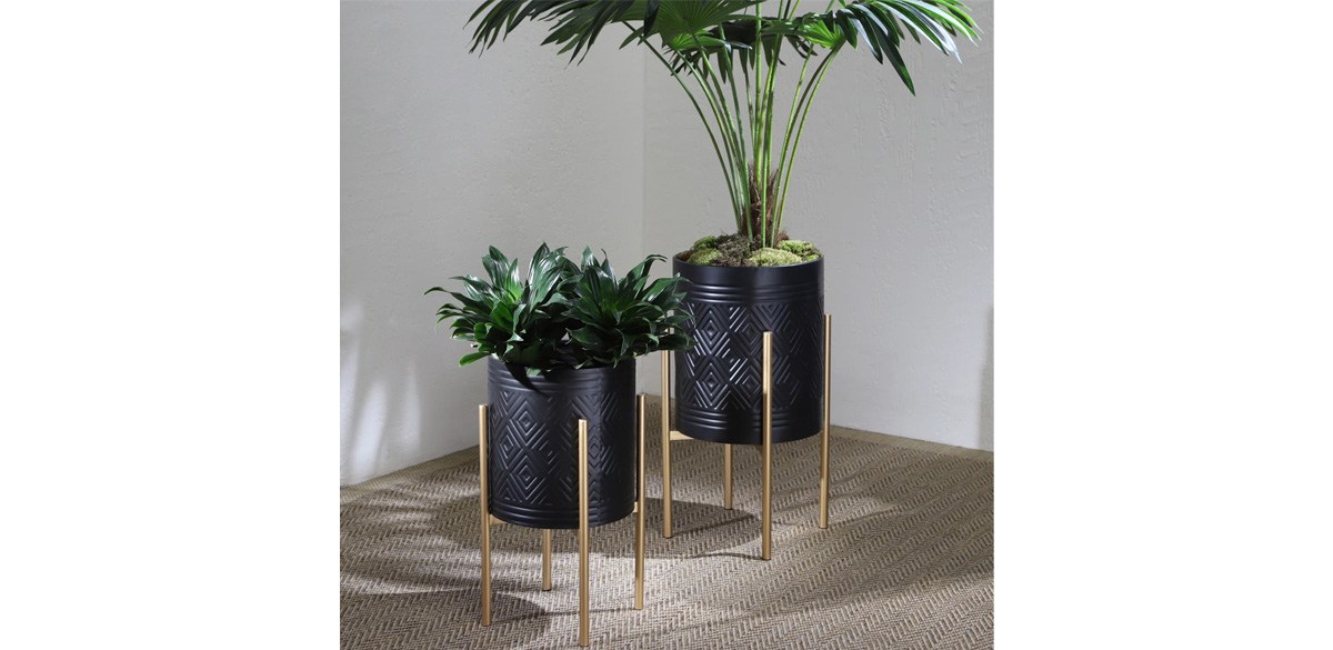 Mercury Row Aztec Black 2 Piece Metal Planter Display Stand Set