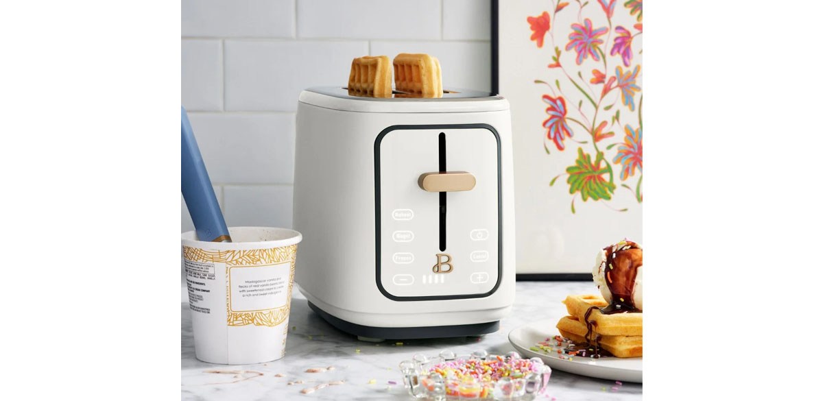 Beautiful 2 Slice Toaster with Touch-Activated Display