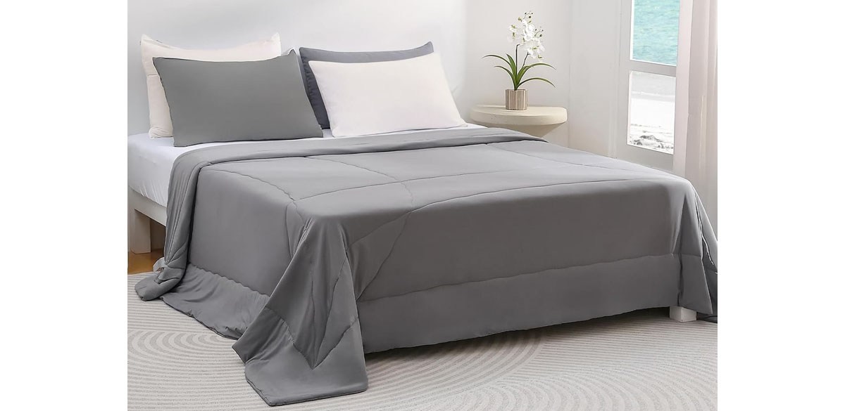 Elegear Revolutionary Cooling Comforter