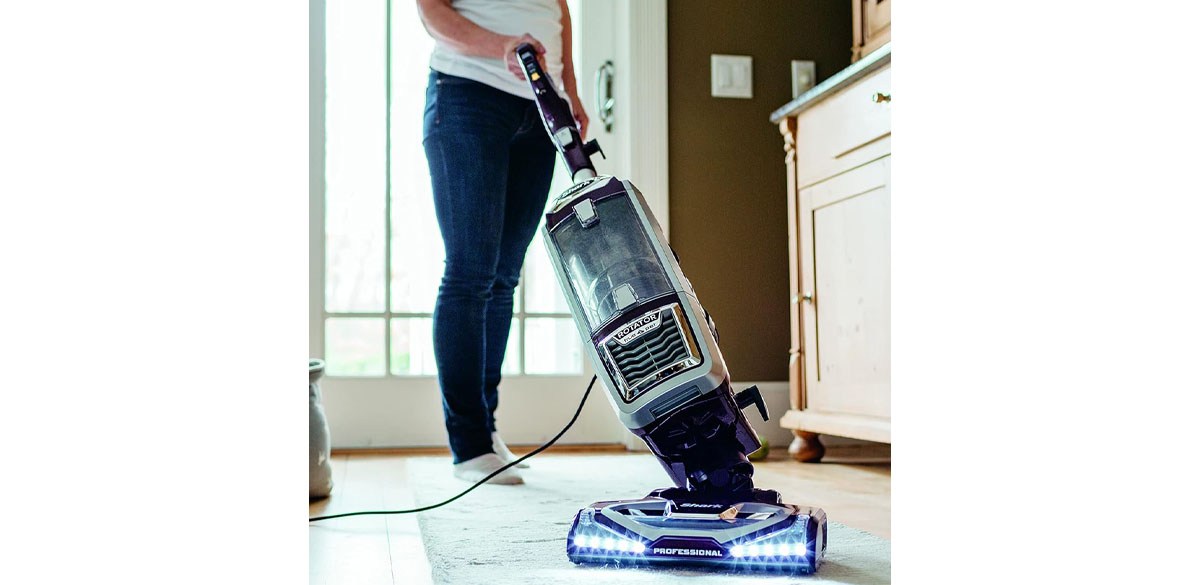 Shark NV752 Rotator Powered Lift-Away TruePet Upright Vacuum