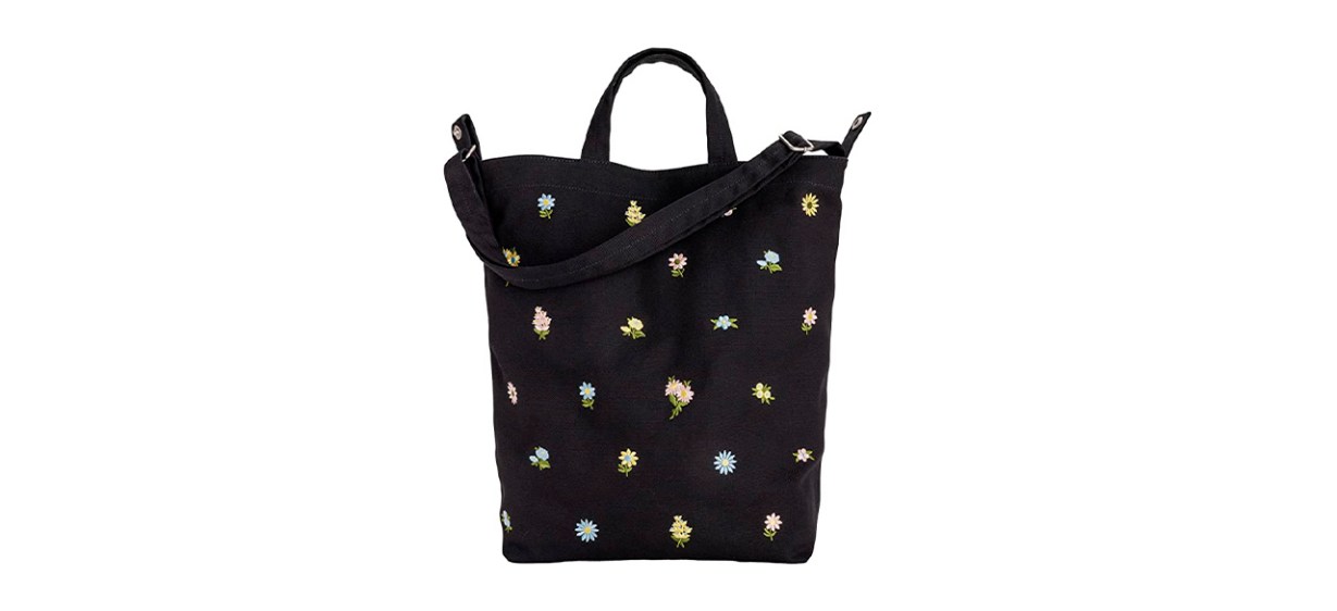 https://cdn13.bestreviews.com/images/v4desktop/image-full-page-cb/best-baggu-duck-bag-canvas-tote.jpg?p=w1228