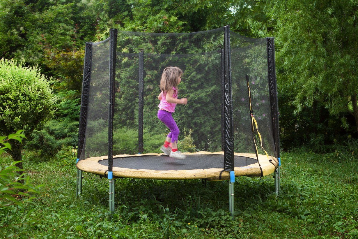 trampoline with enclosure
