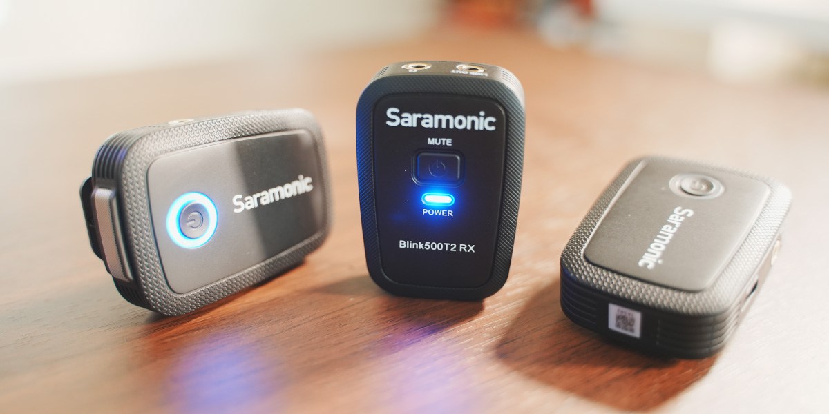Three Saramonic Blink500 T2s on table